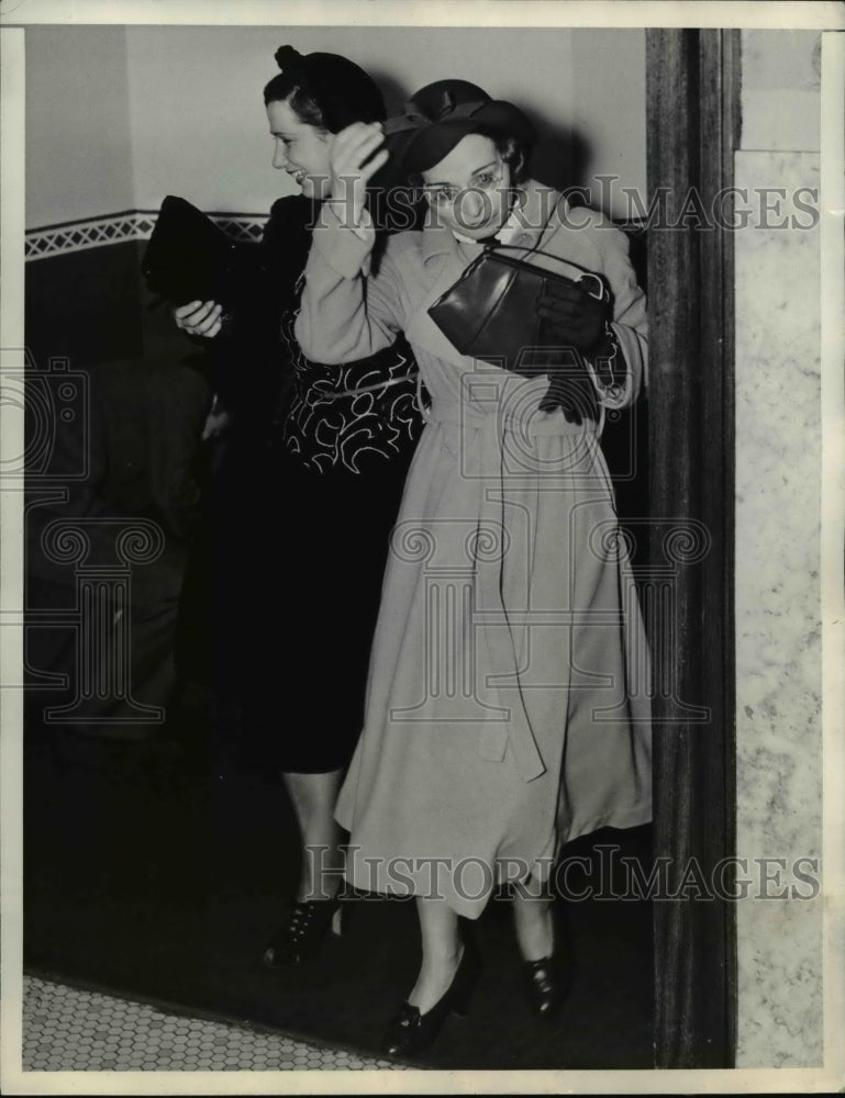 1937 Press Photo War Nurse Anna Zaporojschuk Leaving Court, Los Angeles