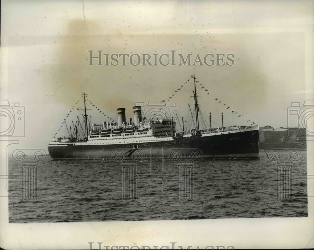 1934 Press Photo of the liner New York waiting to come to aid of the Sisto