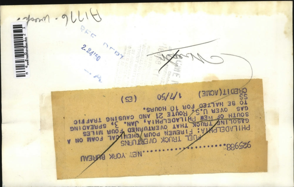 1950 Press Photo Philadelphia PA Fuel Truck Overturns-Firemen pour chemical foam