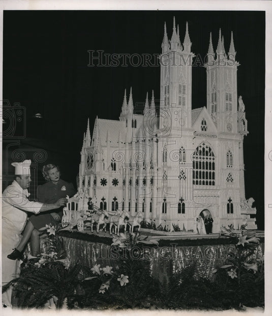 1939 Press Photo Pastry Chef Cyrielle Du Muyt of The Stevens Hotel Westminster A