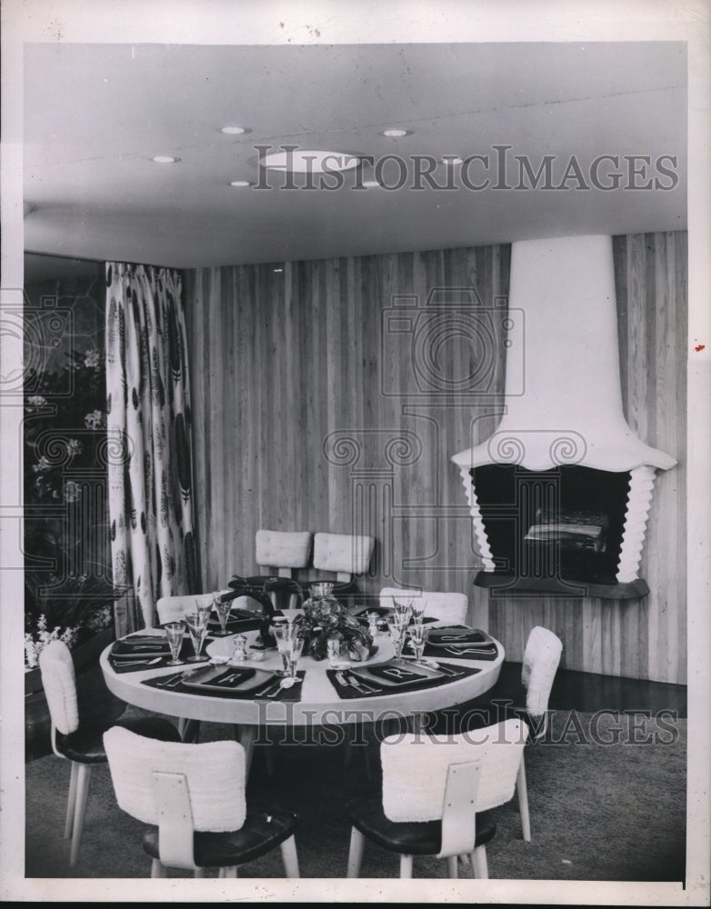 1946 Press Photo Terrace Planting Visible from Dining Space in Multipurpose Room
