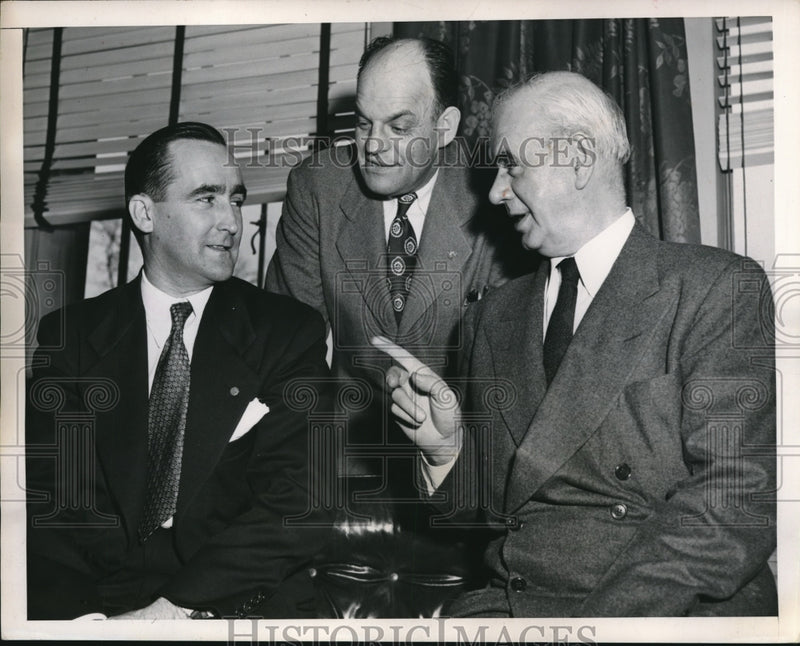 Load image into Gallery viewer, 1950 Press Photo Union Leaders Joseph A. Beirne, Joseph Curran, Philip Murray
