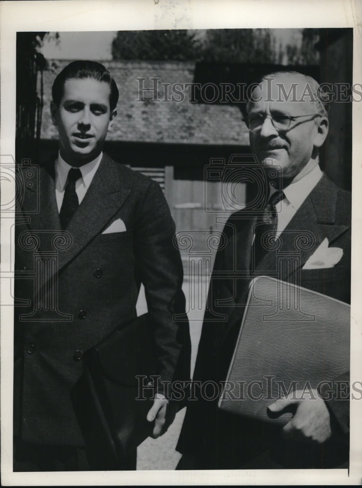 1954 Press Photo Morges Switzerland Jaime Ortiz Patino of Brazil & atty at court
