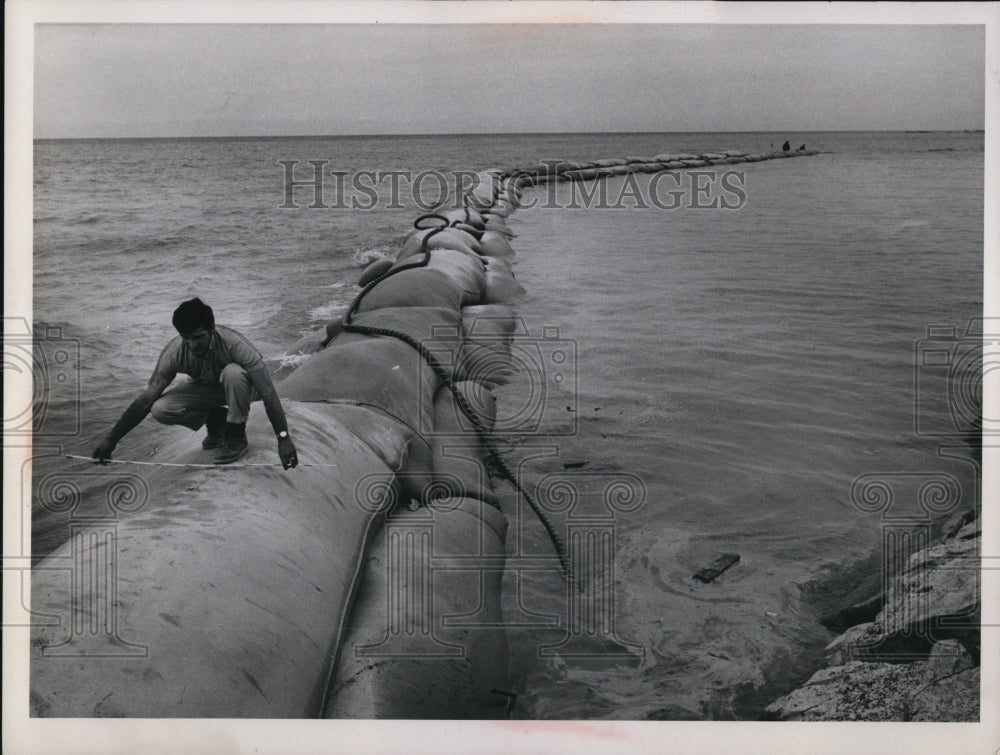 Press Photo George Elish on Presque Isle Pennsylvania - nee11218