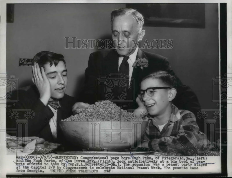 Load image into Gallery viewer, 1956 Press Photo Wash DC Congressional pageboys H Pike, H Parlks &amp; Rep Forrester
