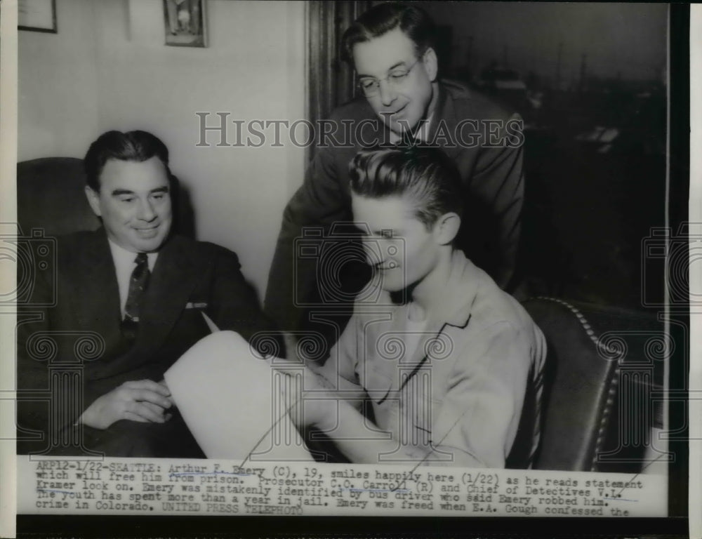 1954 Press Photo Seattle Wash Arthur Emery released from prison, CO Carroll