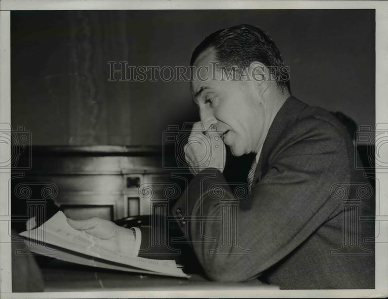 Load image into Gallery viewer, 1938 Press Photo Wash DC Edsel Ford at Monopoly investigation - nee12265
