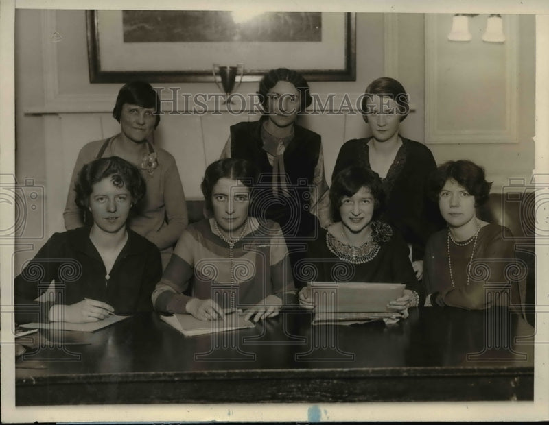 Load image into Gallery viewer, 1927 Press Photo L-R M.McGrath,A.Dingle,Noonan,Haskins,Hynes,V.Redner &amp; Delaney
