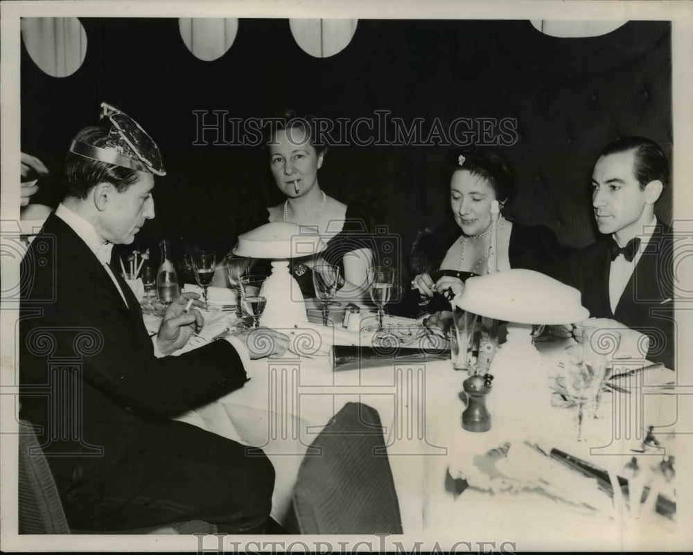 1939 Press Photo Marquis de Cueval, Madame de Cardenas New Years, Monte Carlo