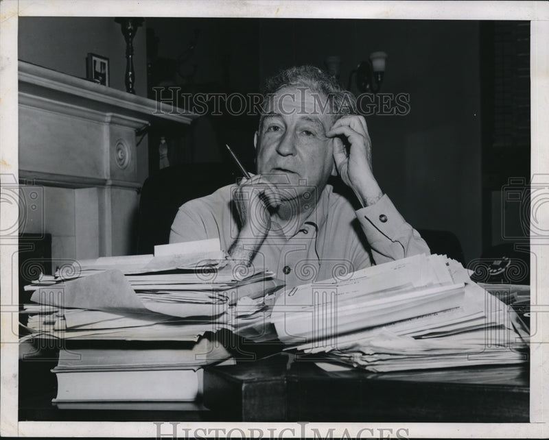 Load image into Gallery viewer, 1947 Press Photo Sherman Downey - nee13628
