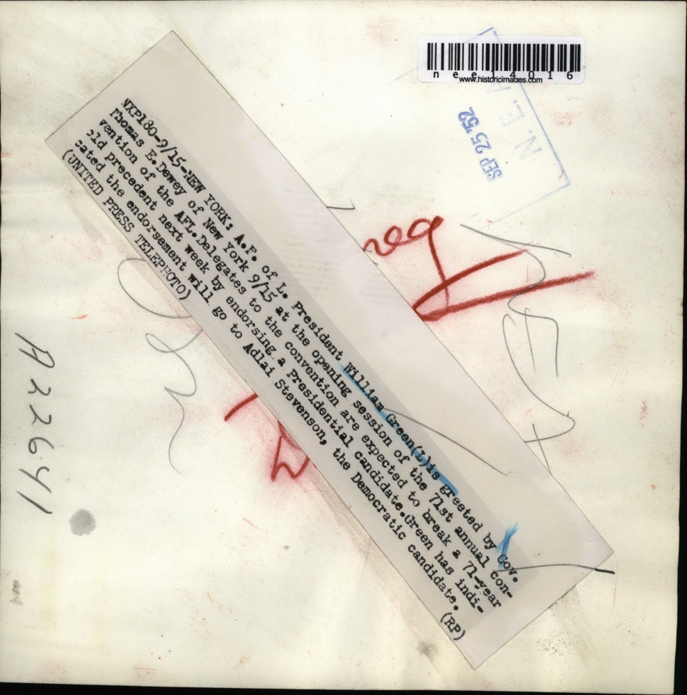 1952 Press Photo Pres. William Green greeted by Thomas E Dewey New York