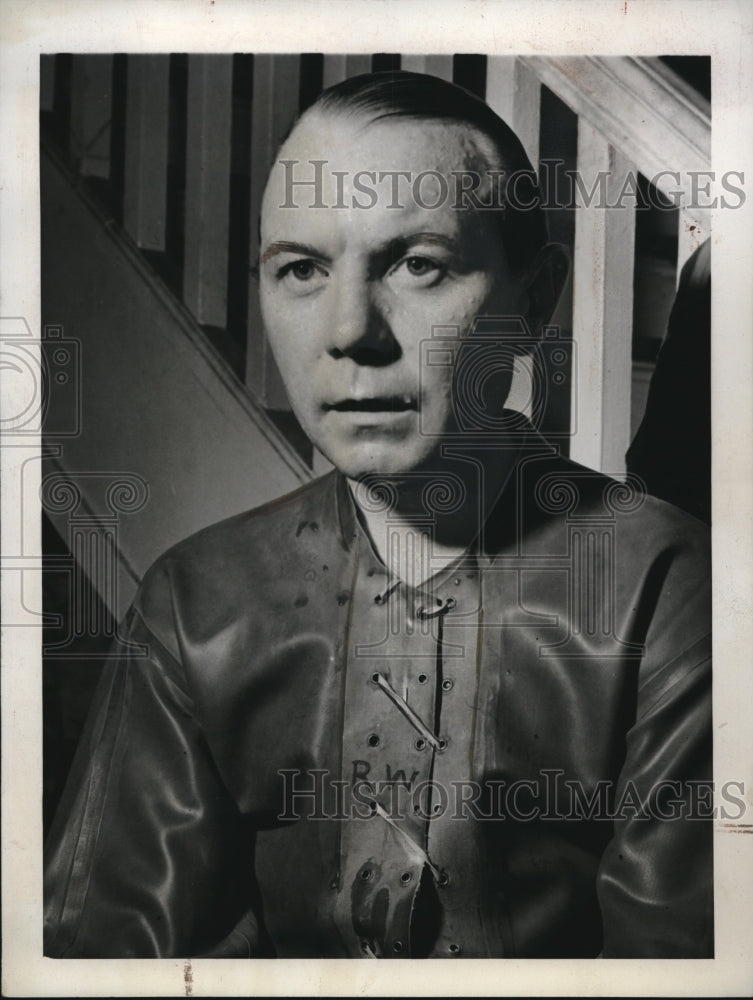 1940 Press Photo Yonkers NY jockey R Workman in a rubber jacket for a race- Historic Images