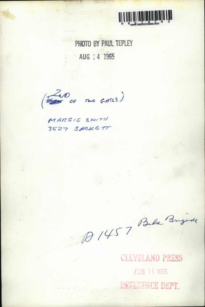 1965 Press Photo Girl Margie Smith Rides Bicycle Down Ramp