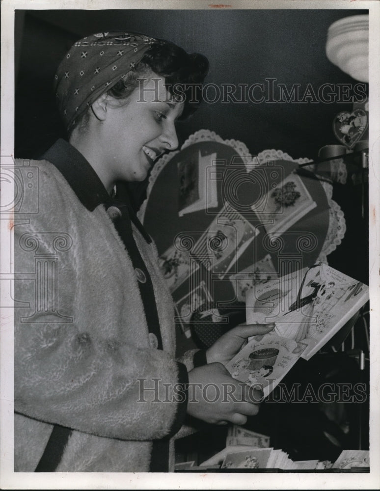 1943 Press Photo Leatrice Langwald & Valentines - nee14398