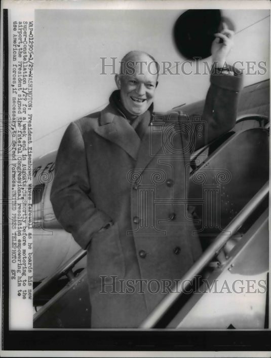 1955 Press Photo Wash DC President Eisenhower boards new plane - nee14496