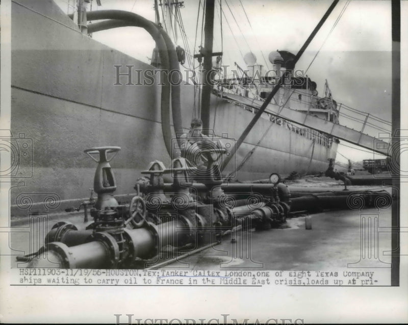 Load image into Gallery viewer, 1956 Press Photo Tanker Ship "Caltex London" Loading Oil
