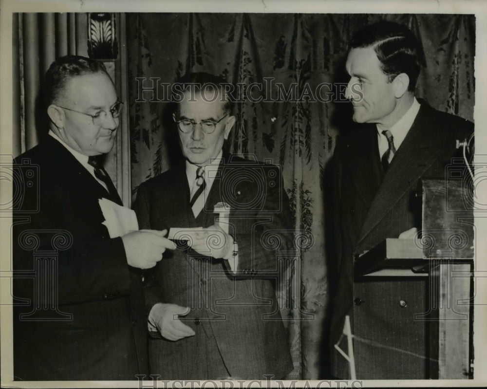 1939 Press Photo Mayor Fletcher Bowron, Etienne Fougere, Max A. Koffman