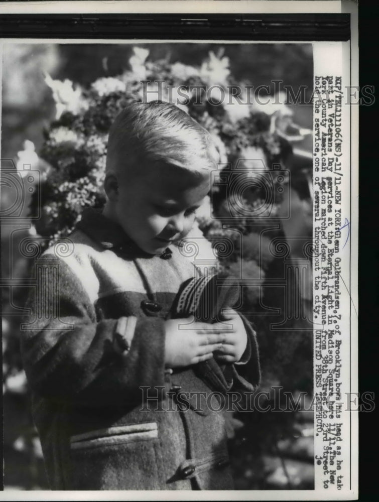 Load image into Gallery viewer, 1957 Press Photo NYC Glenn Gulbrandsen age 7 at Veterans Day services

