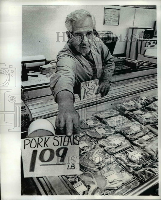 1973 Press Photo Cecil Dunn moves away price tag - nee15108