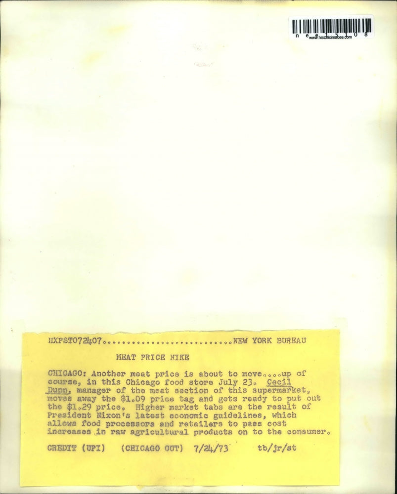 1973 Press Photo Cecil Dunn moves away price tag - nee15108