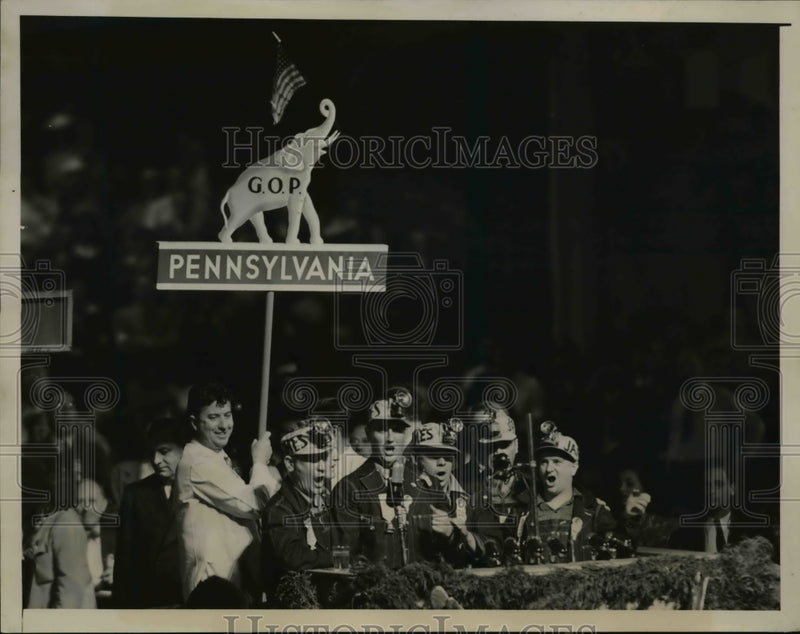 Load image into Gallery viewer, 1940 Press Photo Supporters of Gov. Arthur James Singing on the Speaker's Stand
