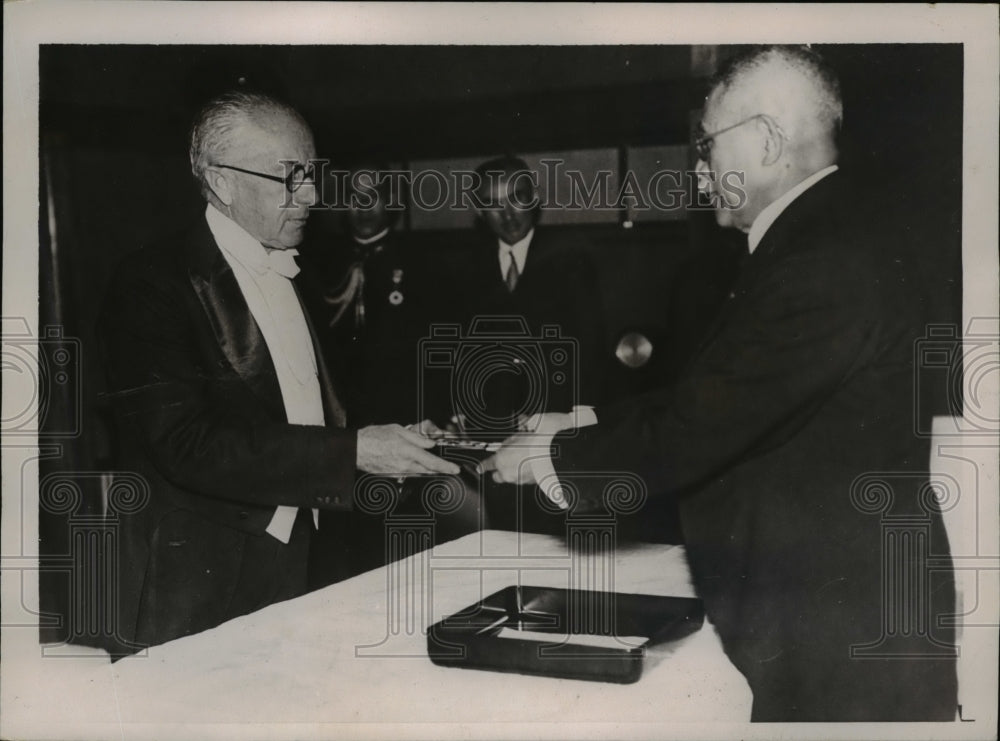 1935 Press Photo Frank A. Merrick and Takejiro Tokonami Japanese Minister