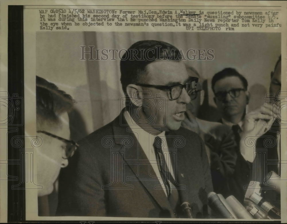 1962 Press Photo Former Major. Gen. Walker after his Senate testimony