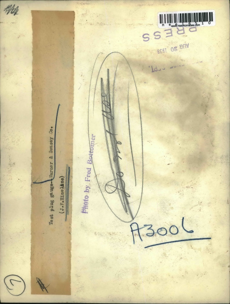 1938 Press Photo The test plug gauge at the Warner & Swasey Company - nee16510