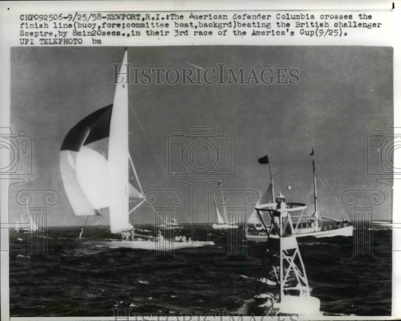 Load image into Gallery viewer, 1958 Press Photo The American defender Columbia beating the British challenger
