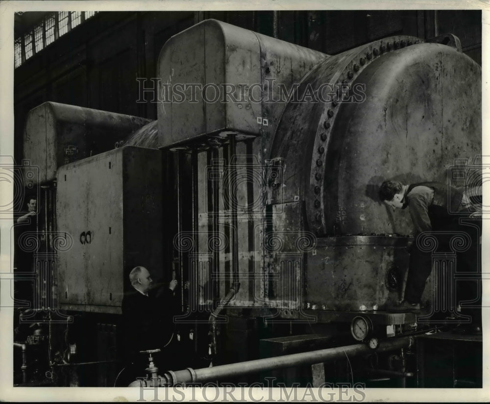 1940 Press Photo The turbine generator on test at the East Pittburgh