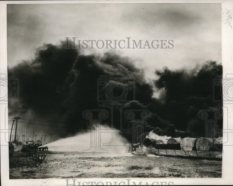 Load image into Gallery viewer, 1946 Press Photo Northwestern Oil Company Bulk Station Brought in Flames
