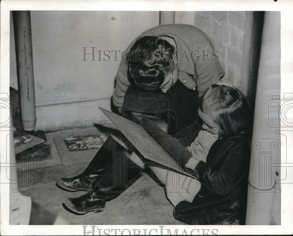 1941 Press Photo London England school children in a air raid shelter
