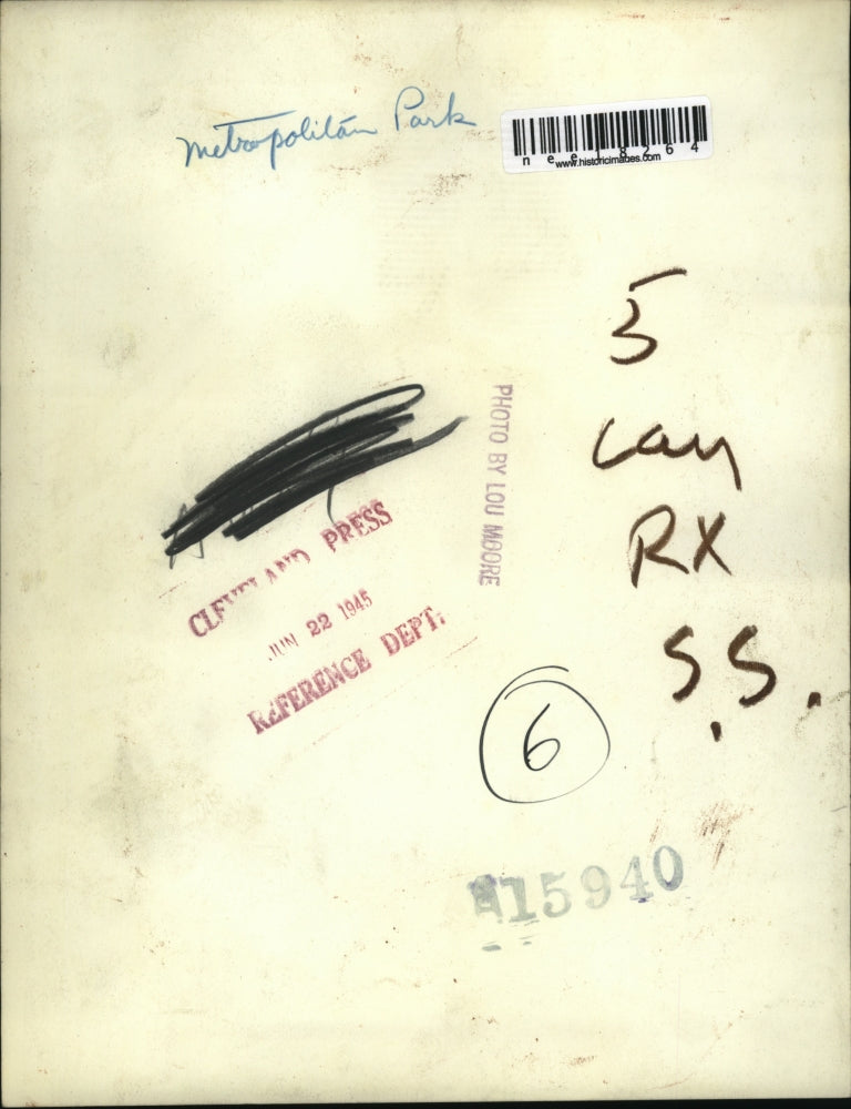 1945 Press Photo Metropolitan Park - nee18264