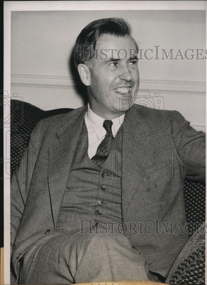Load image into Gallery viewer, 1940 Press Photo Sec of Agriculture Henry Wallace in Chicago
