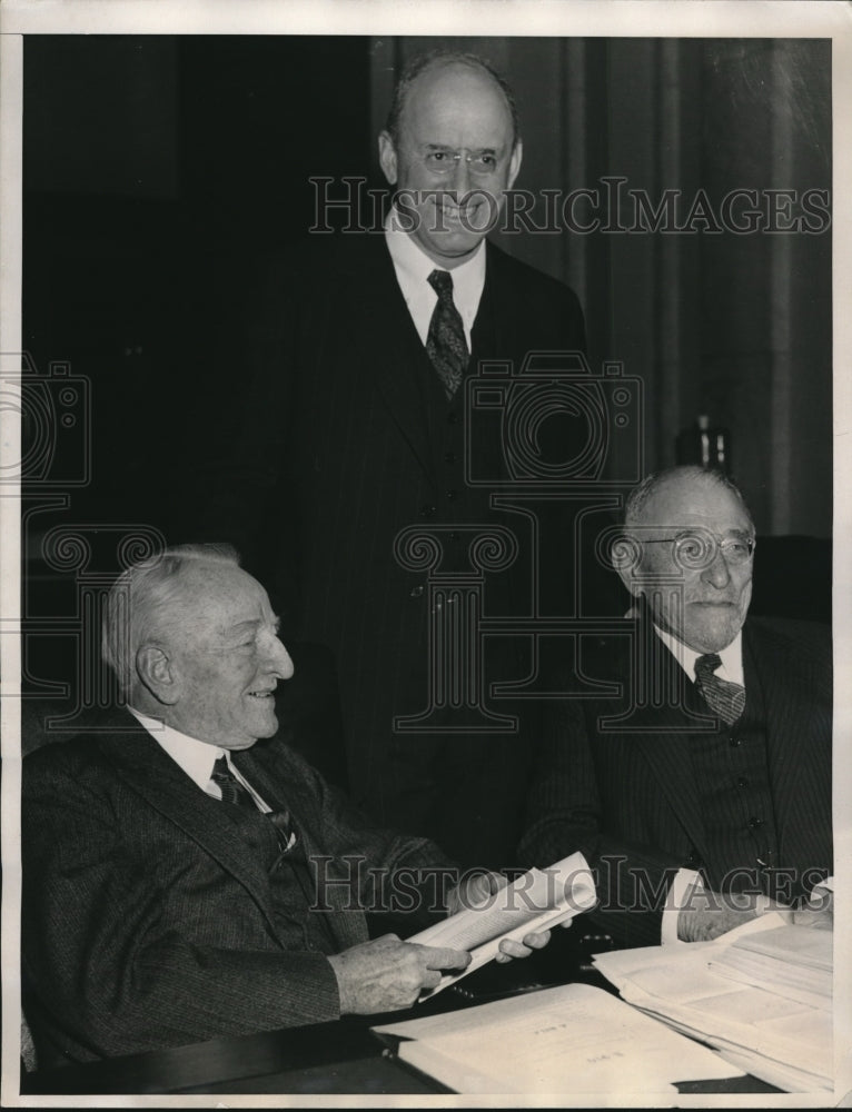 1939 Press Photo Secretary of the Treasury Henry Morgenthau, son and Sen. Carter