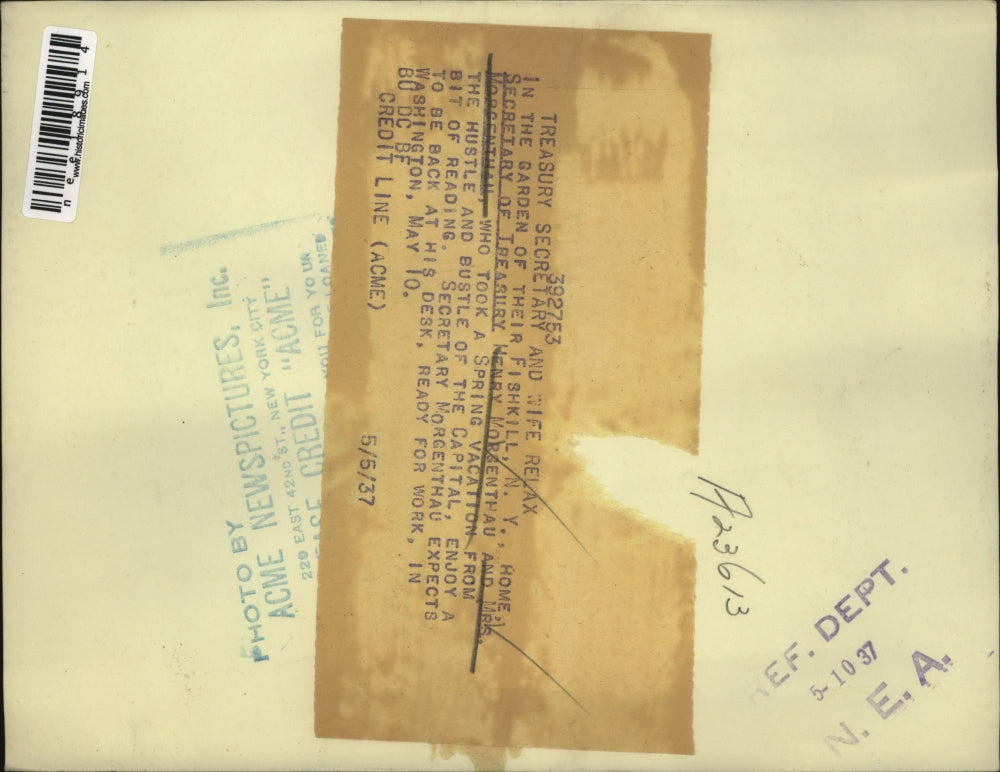 1937 Press Photo of Sec of the Treasury Henry Morgenthau Jr and his wife.