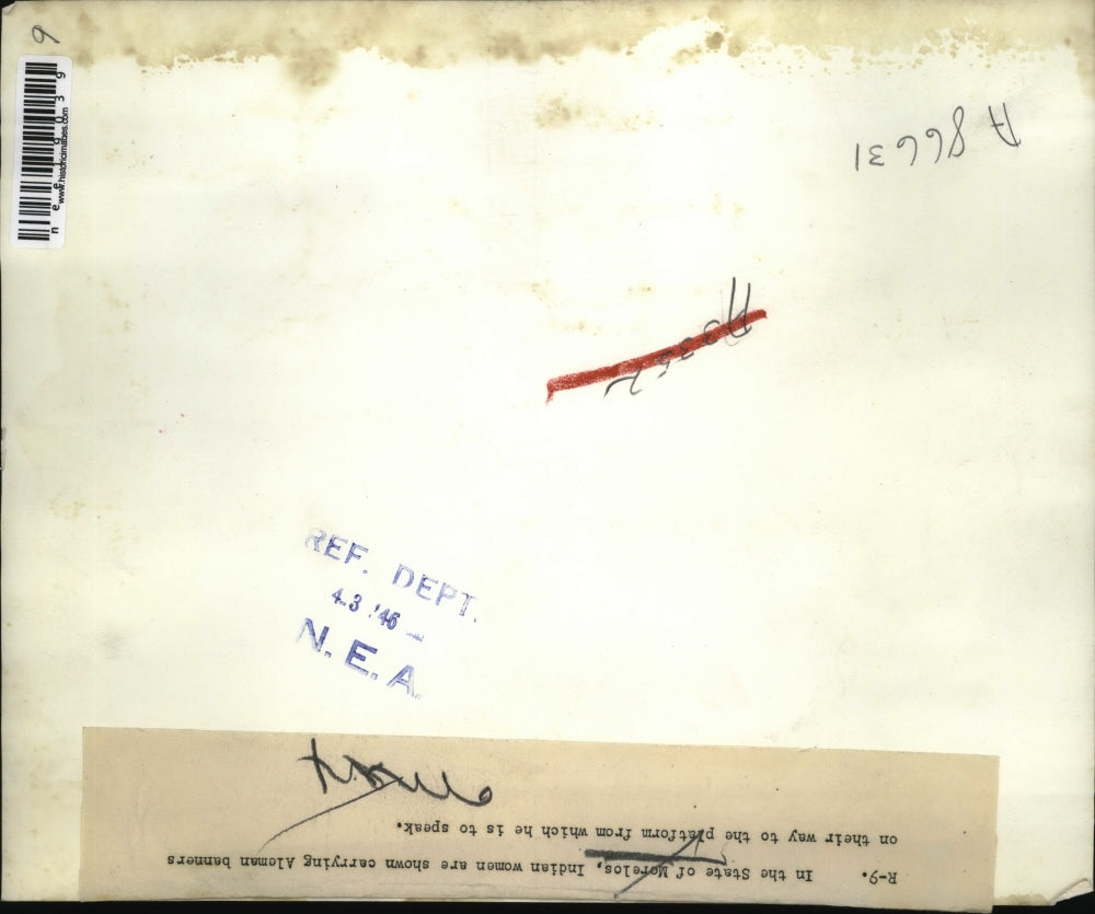 1946 Press Photo of women holding signs in support of Aleman Banners - nee19039