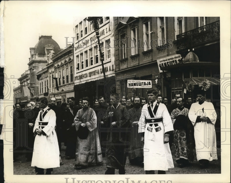 Load image into Gallery viewer, Press Photo Orthodox clergy at funeral of King Alexander - nee19311
