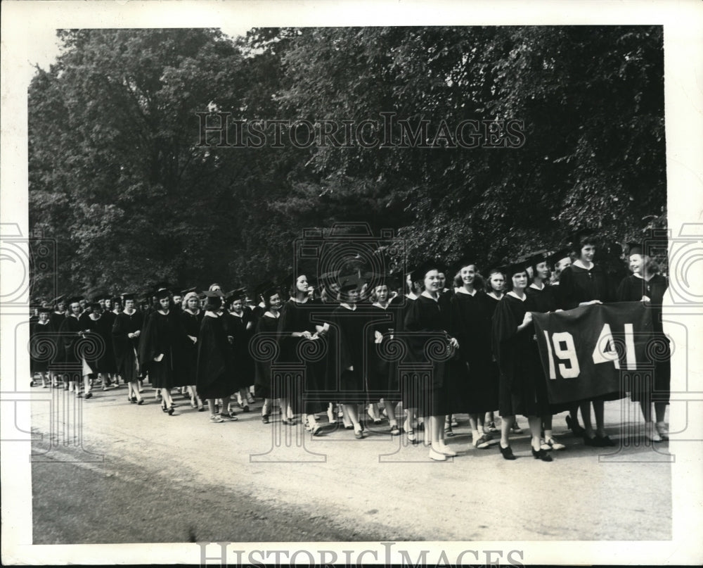 1941 Press Photo Vassar Graduates March to Baccalaureate Exercises Poughkeepsie