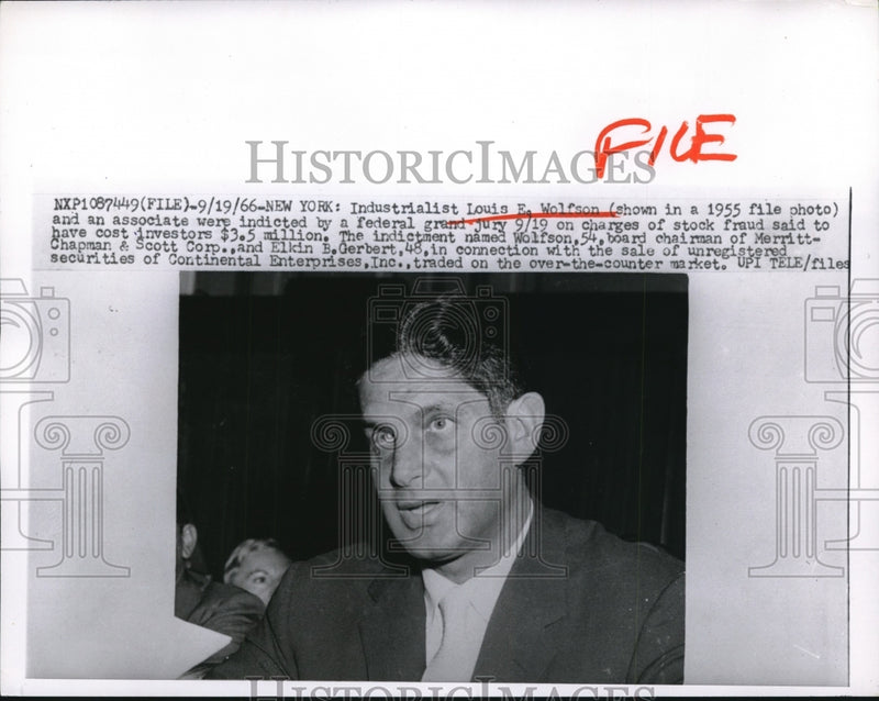 Load image into Gallery viewer, 1966 Press Photo Louis E. Wilfson indicted on charges of stock fraud - nee19547
