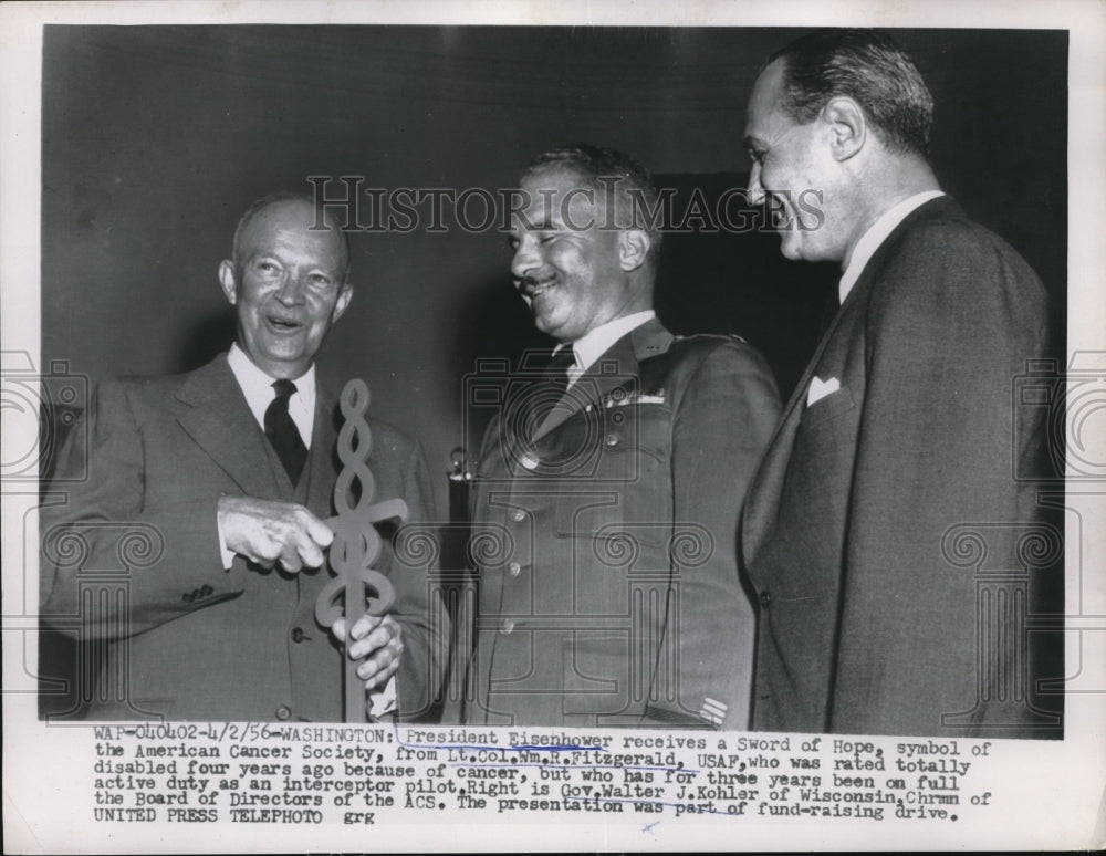1956 Press Photo President Eisenhower, William R. Fitzgerald, Walter J. Kohler