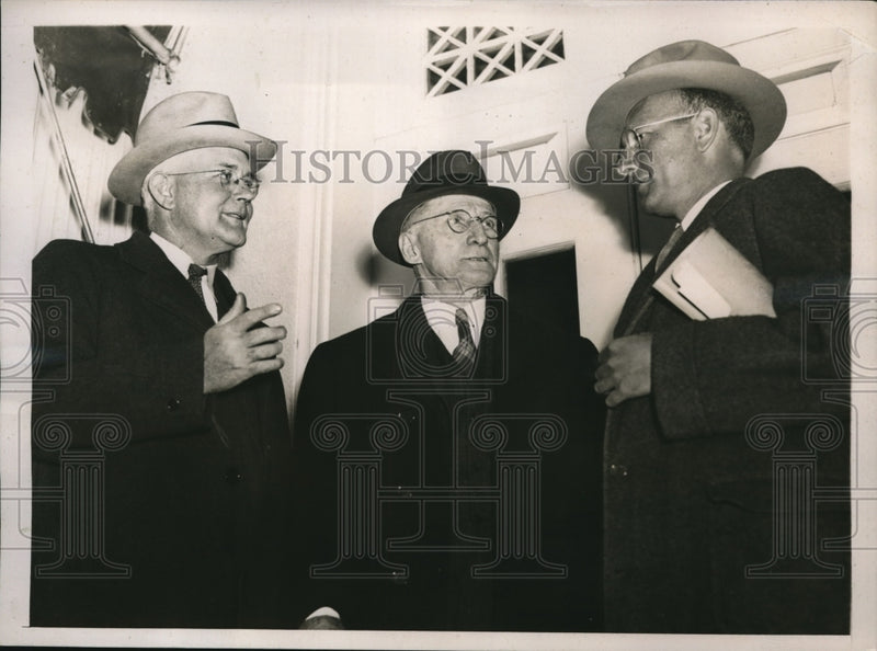 Load image into Gallery viewer, 1939 Press Photo Former Senator James Pope, Harcourt Morgan &amp; David Lilienthal
