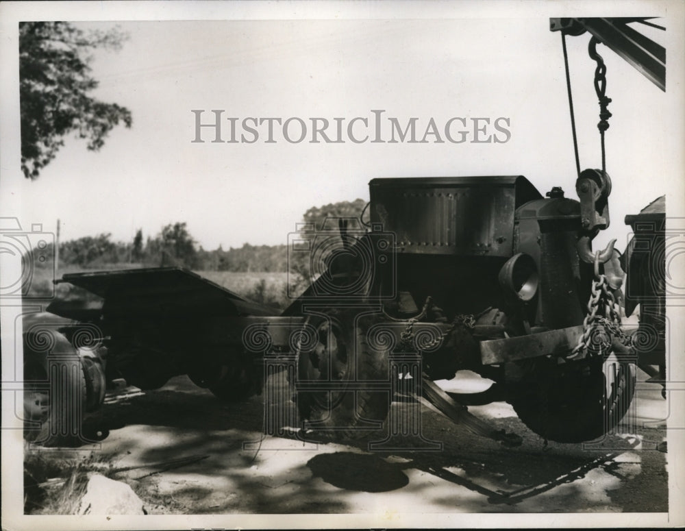1937 Press Photo Truck Loaded with Silk and Tires Wrecks in Howard Maryland- Historic Images