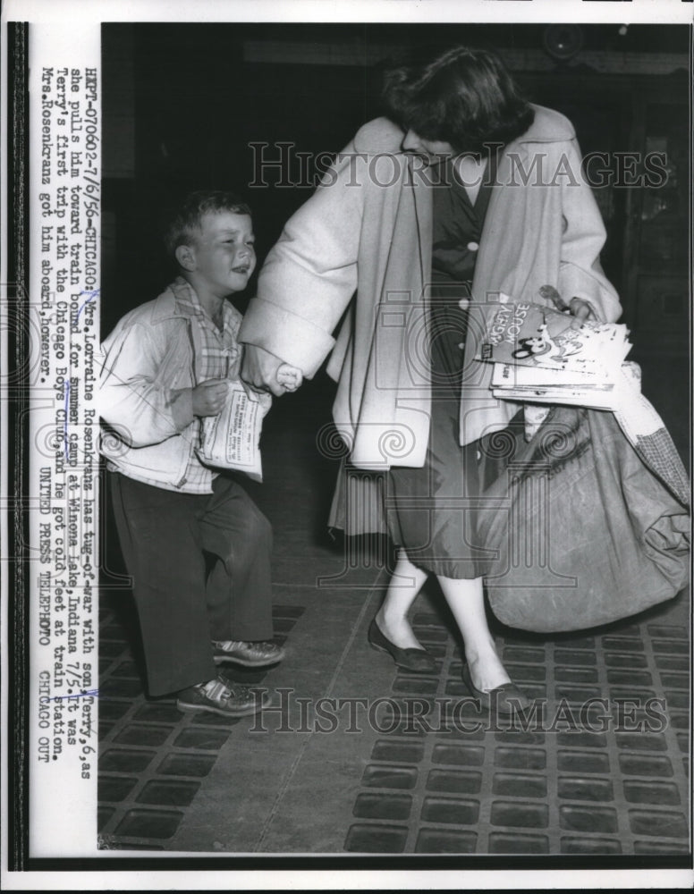 Load image into Gallery viewer, 1956 Press Photo Lorraine Rosenkranz Pulls Son Terry Onto Summer Camp Train

