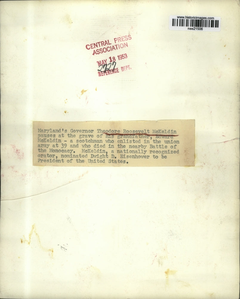 1953 Press Photo Governor Theodore Roosevelt McKeldin at grave of grandfather