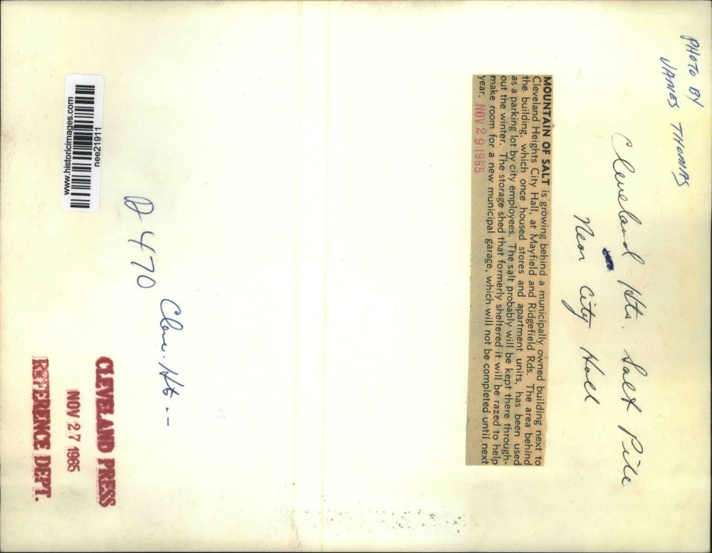 1965 Press Photo Mountain of Salt at Mayfield and Ridgefield rds - nee21911