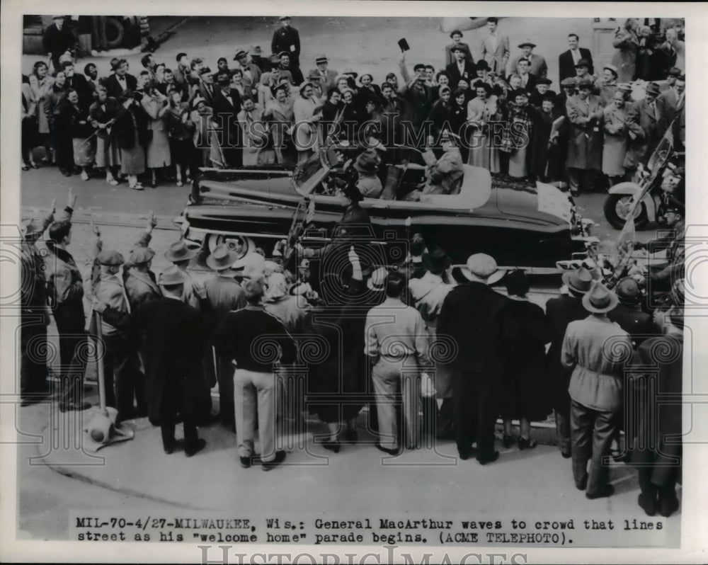 1951 Press Photo General MacArthur in Milwaukee, WI