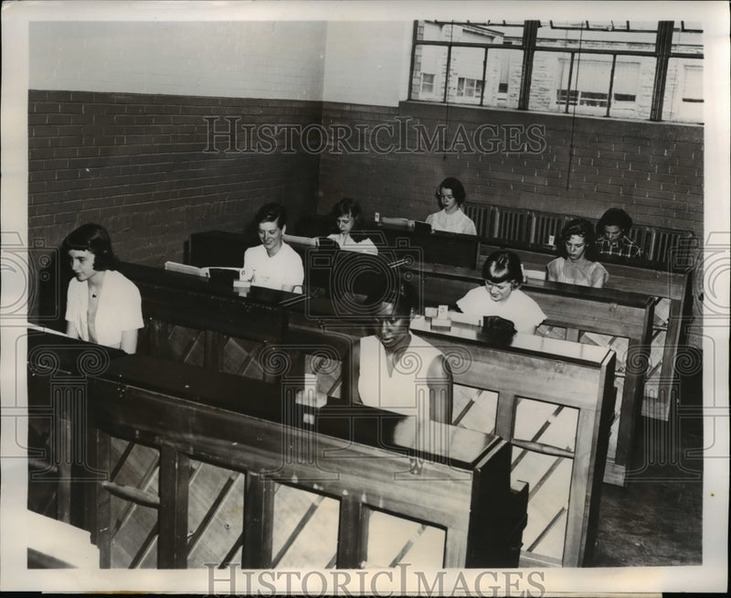 Load image into Gallery viewer, 1954 Press Photo The pianos used by the students in Highland Park schools
