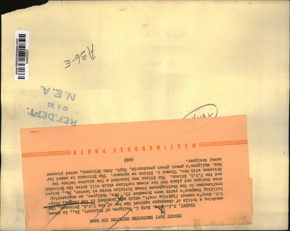 1940 Press Photo Ruth L. Wallgren Christens Ship U.S.S. Ericsson, New Jersey