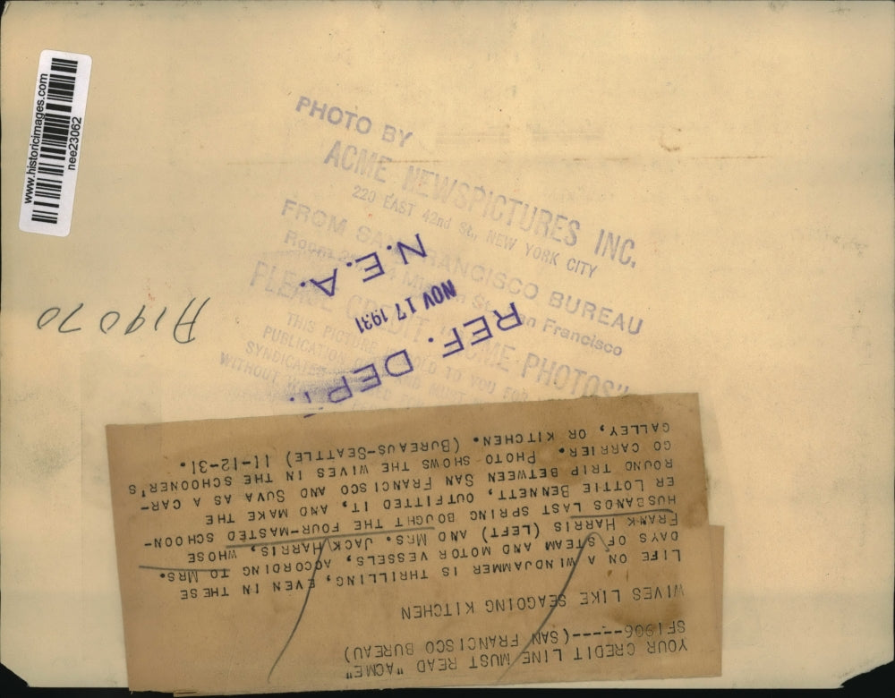 1931 Press Photo Mrs. Frank Harris and Mrs. Jack Harris in Schooner's Galley